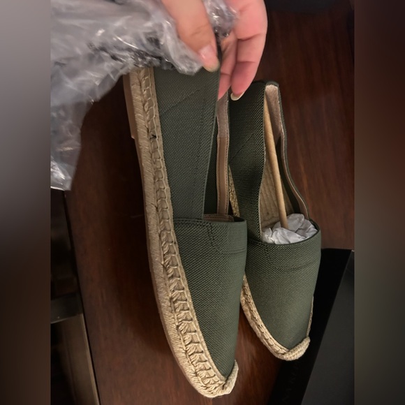 Banana Republic Flats BNWT - Picture 3 of 6